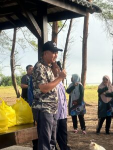 Program Pembersihan Pantai Di Tanjung Gosong, Pekan