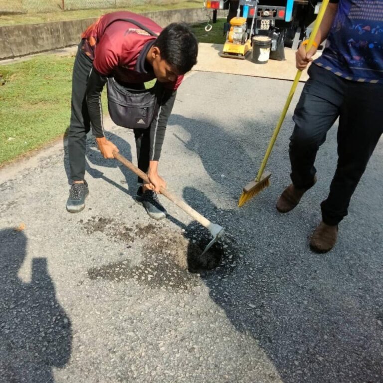 Kerja-kerja Penyelenggaraan Jalan Berlubang