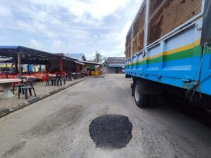 Kerja-kerja Membaikpulih Jalan & Penutup Longkang Di Kuala Pahang