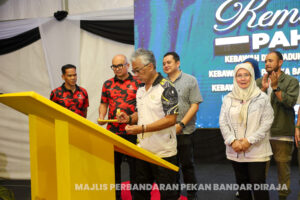Keberangkatan Kebawah Duli Paduka Baginda Sultan Pahang Ke Daerah Pekan Sempena Kembara Pahang 1.0