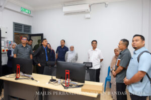 Perbincangan Cadangan Projek SMART4Pahang dan Lawatan Command Center Bersama Suruhanjaya Komunikasi dan Multimedia Malaysia