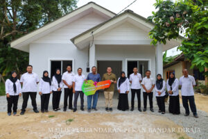 Majlis Penyerahan Kunci Rumah bagi Program Bina Baharu Rumah di bawah Program Pembasmian Kemiskinan Bandar (PPKB)