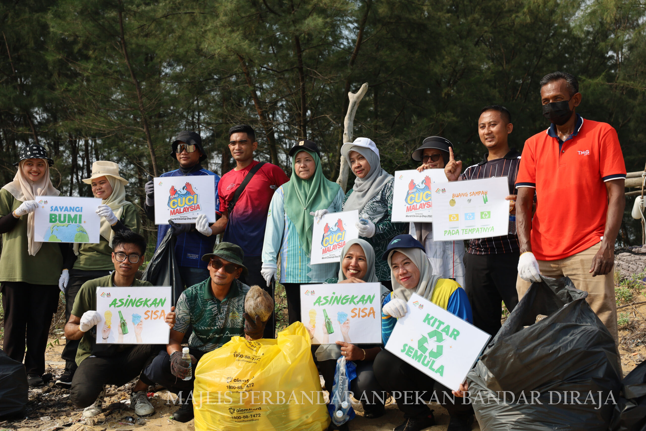 Program Pembersihan Mega Peringkat Daerah Pekan Sempena Hari Cuci Malaysia 2025.